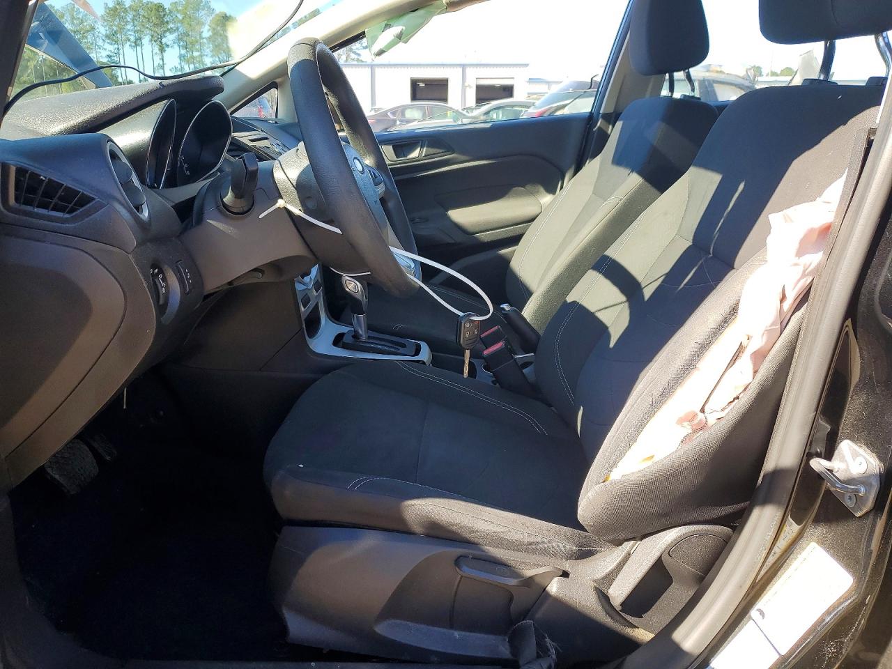 2019 FORD FIESTA SE photo 13