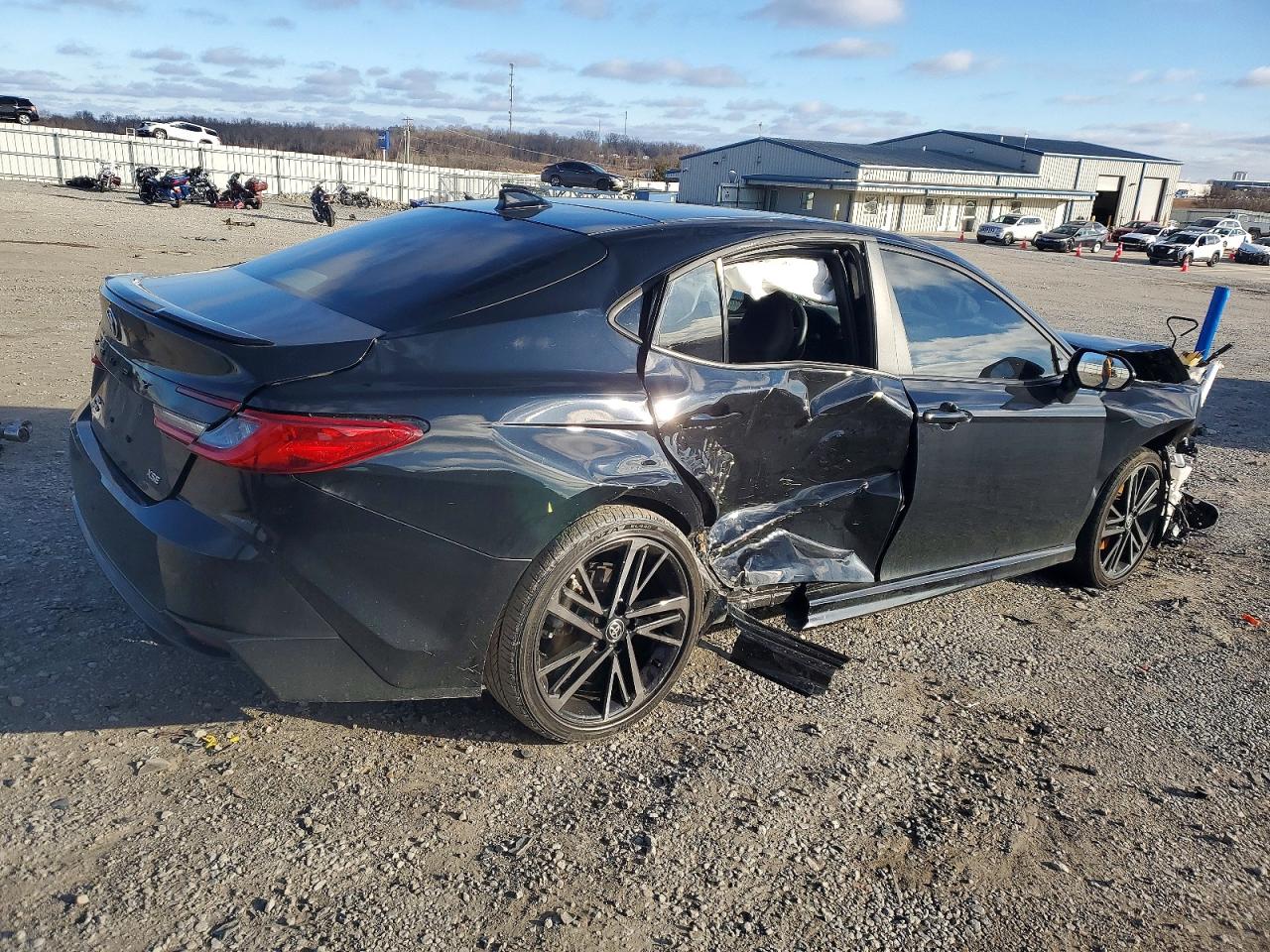 2025 TOYOTA CAMRY XSE photo 5