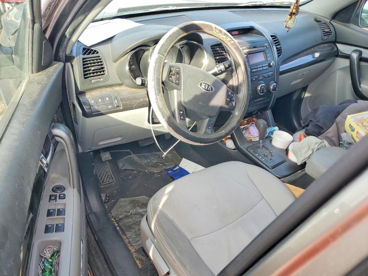 2012 KIA SORENTO BASE photo 22