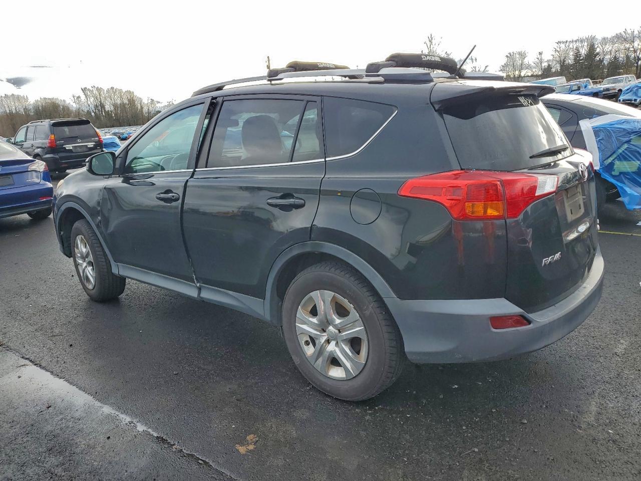 2014 TOYOTA RAV4 LE photo 5