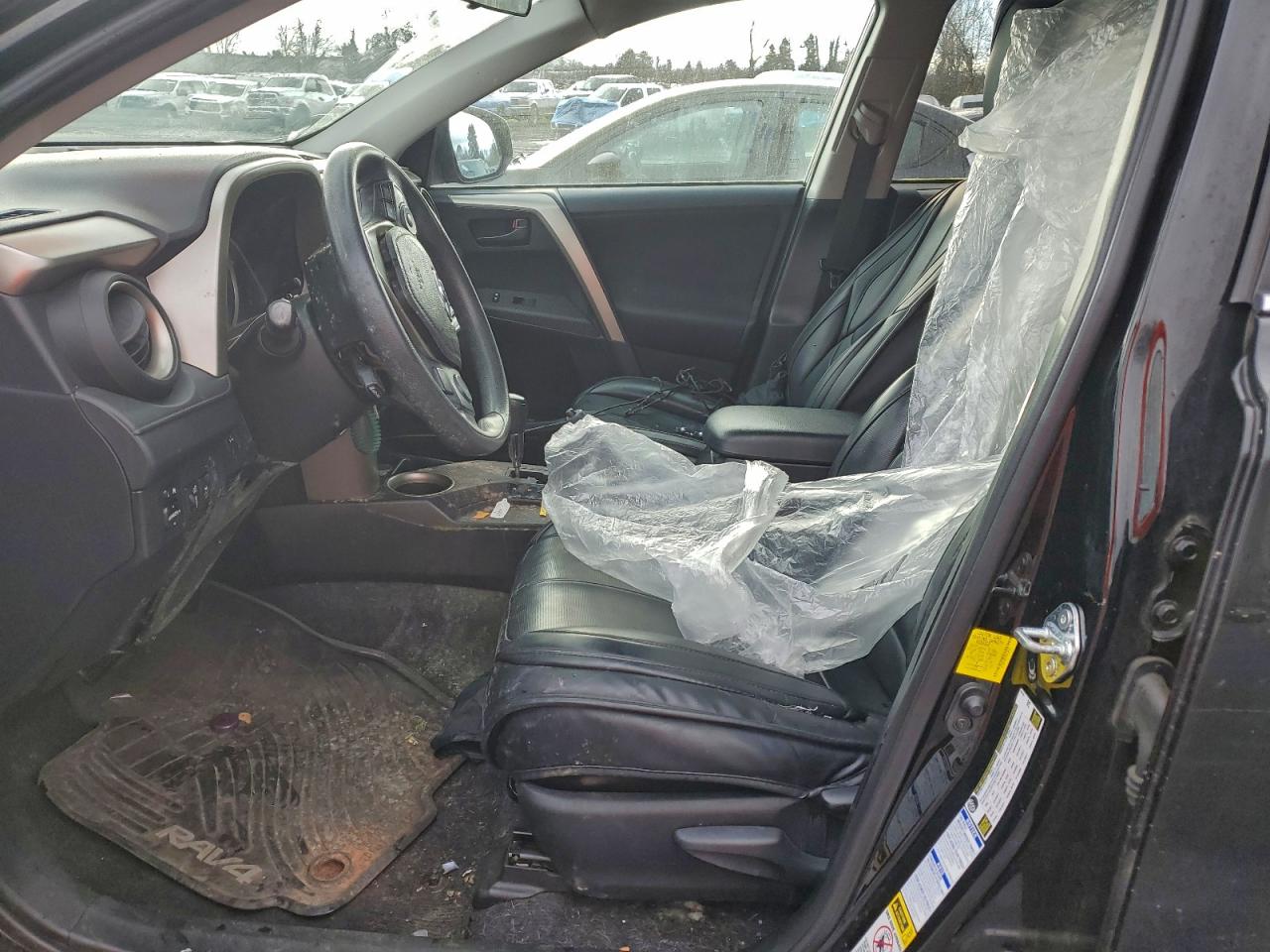 2014 TOYOTA RAV4 LE photo 25