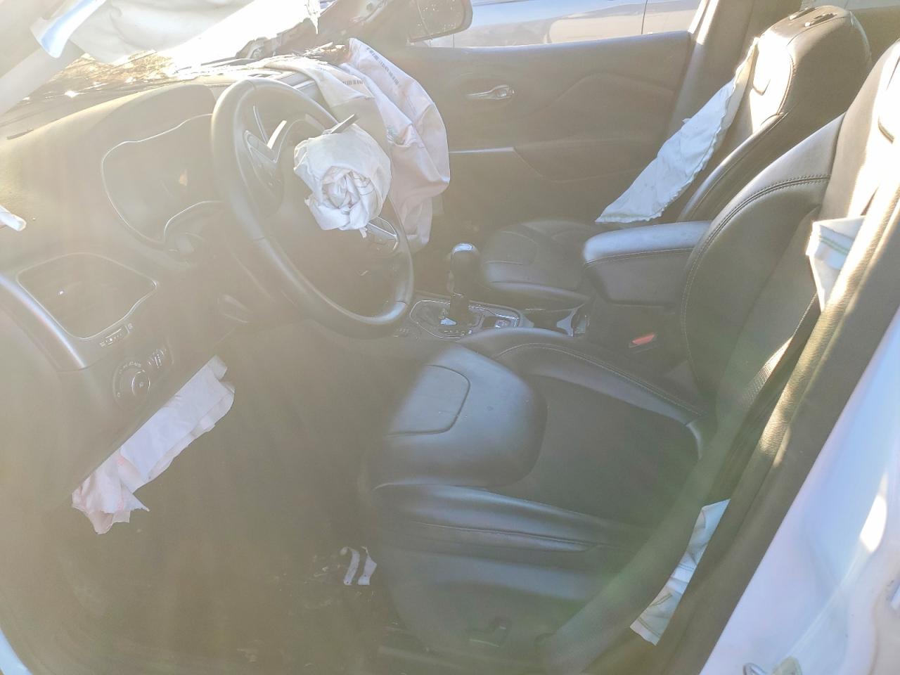 2021 JEEP CHEROKEE LATITUDE PLUS photo 7