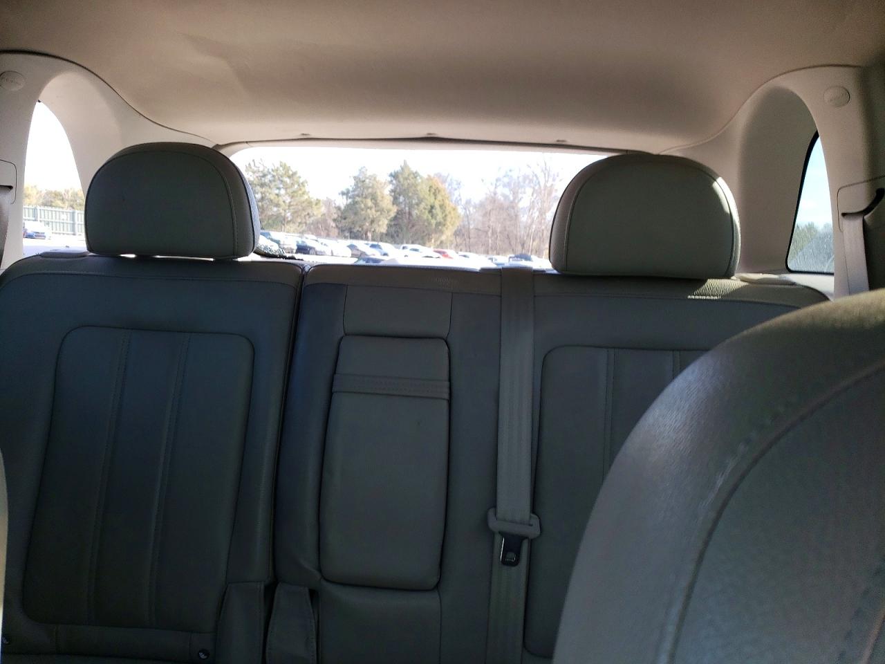 2008 SATURN VUE XR photo 10