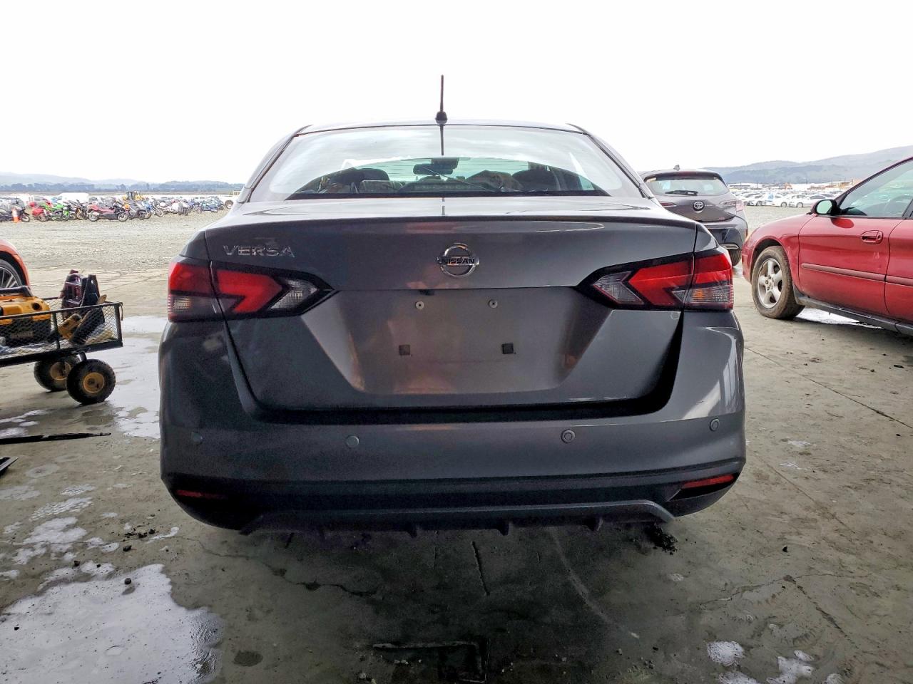 2020 NISSAN VERSA S photo 6