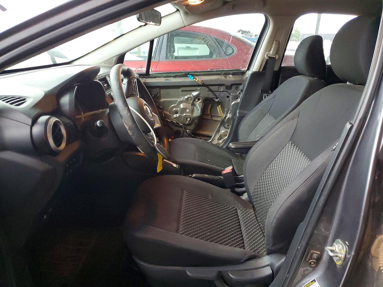 2020 NISSAN VERSA S photo 7