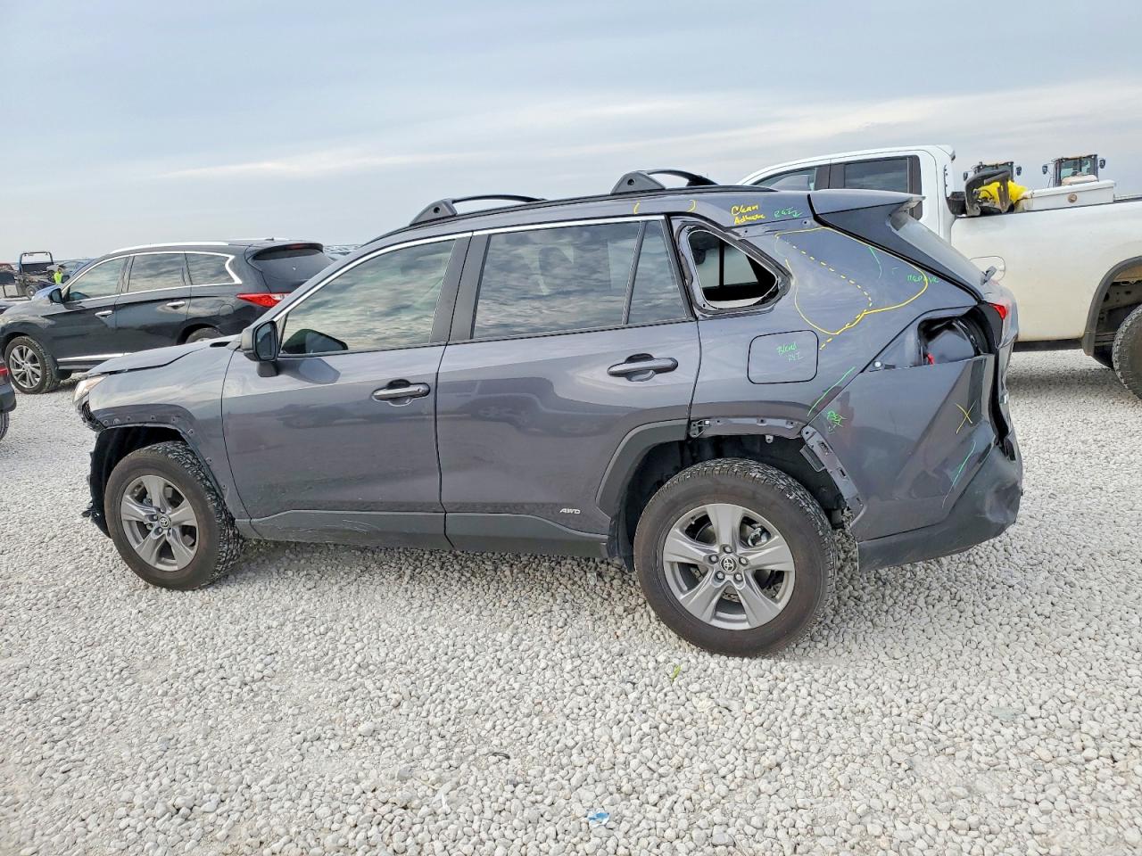 2025 TOYOTA RAV4 LE photo 4