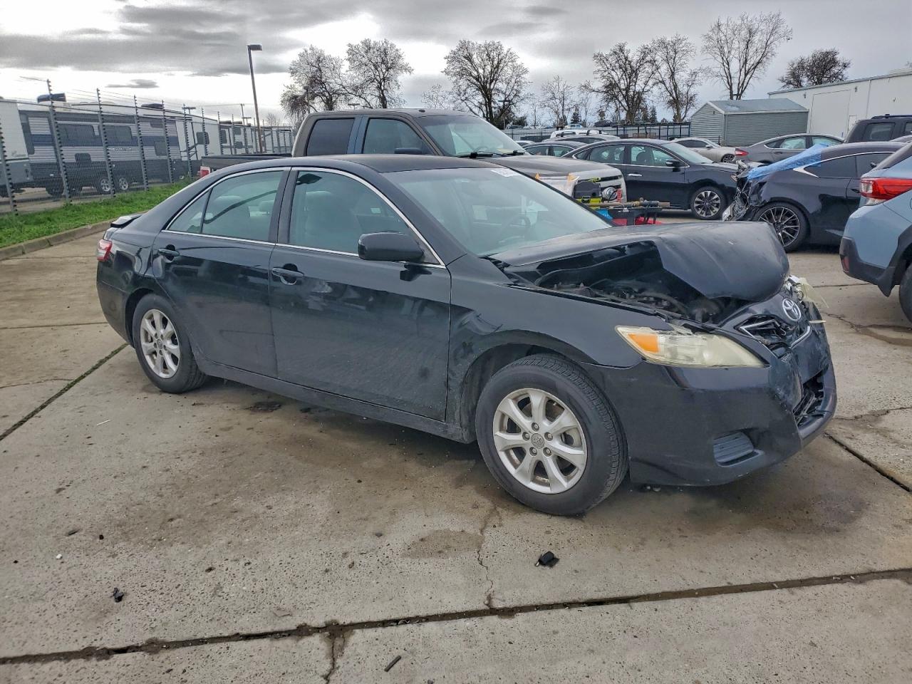 2011 TOYOTA CAMRY BASE photo 4