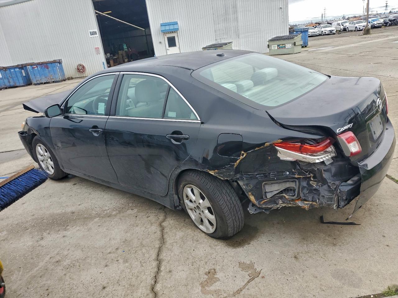 2011 TOYOTA CAMRY BASE photo 2