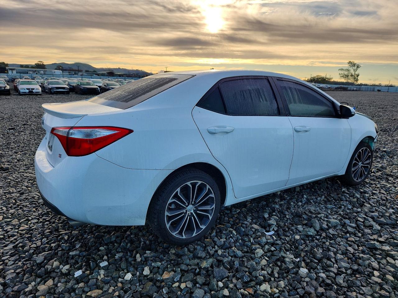 2014 TOYOTA COROLLA L photo 7