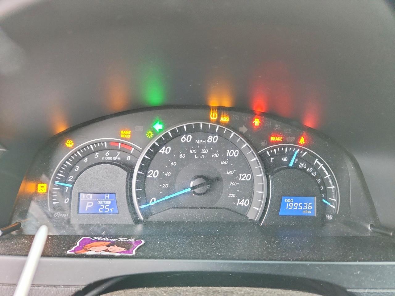 2014 TOYOTA CAMRY L photo 9