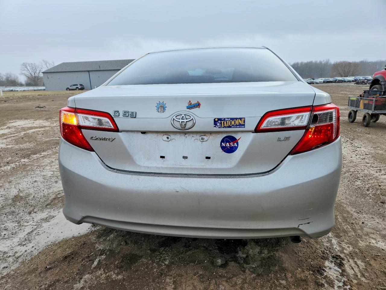 2014 TOYOTA CAMRY L photo 6