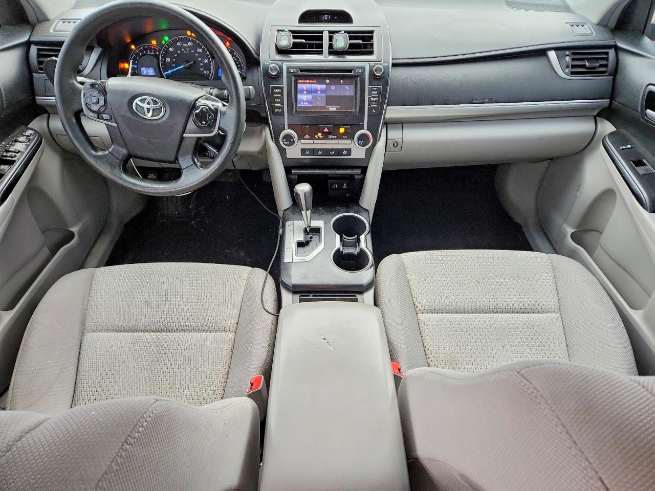 2014 TOYOTA CAMRY L photo 8