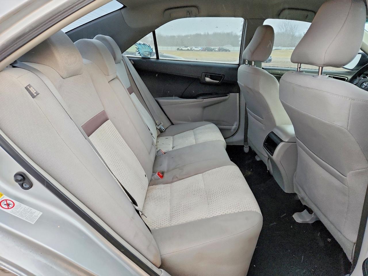 2014 TOYOTA CAMRY L photo 10