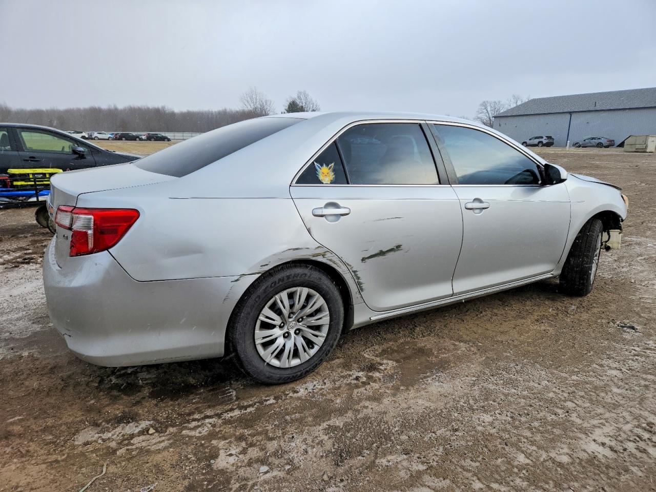 2014 TOYOTA CAMRY L photo 3