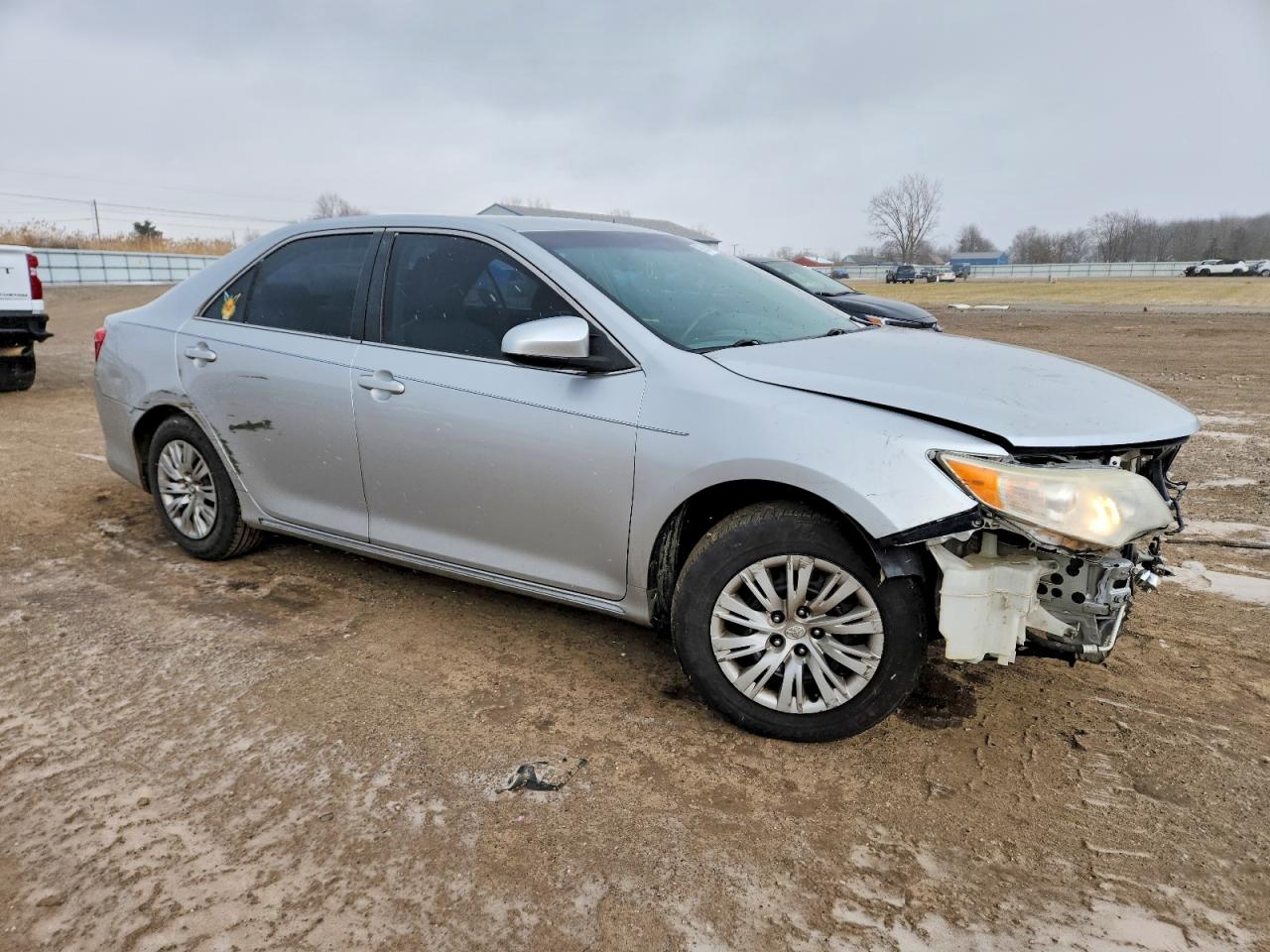 2014 TOYOTA CAMRY L photo 4