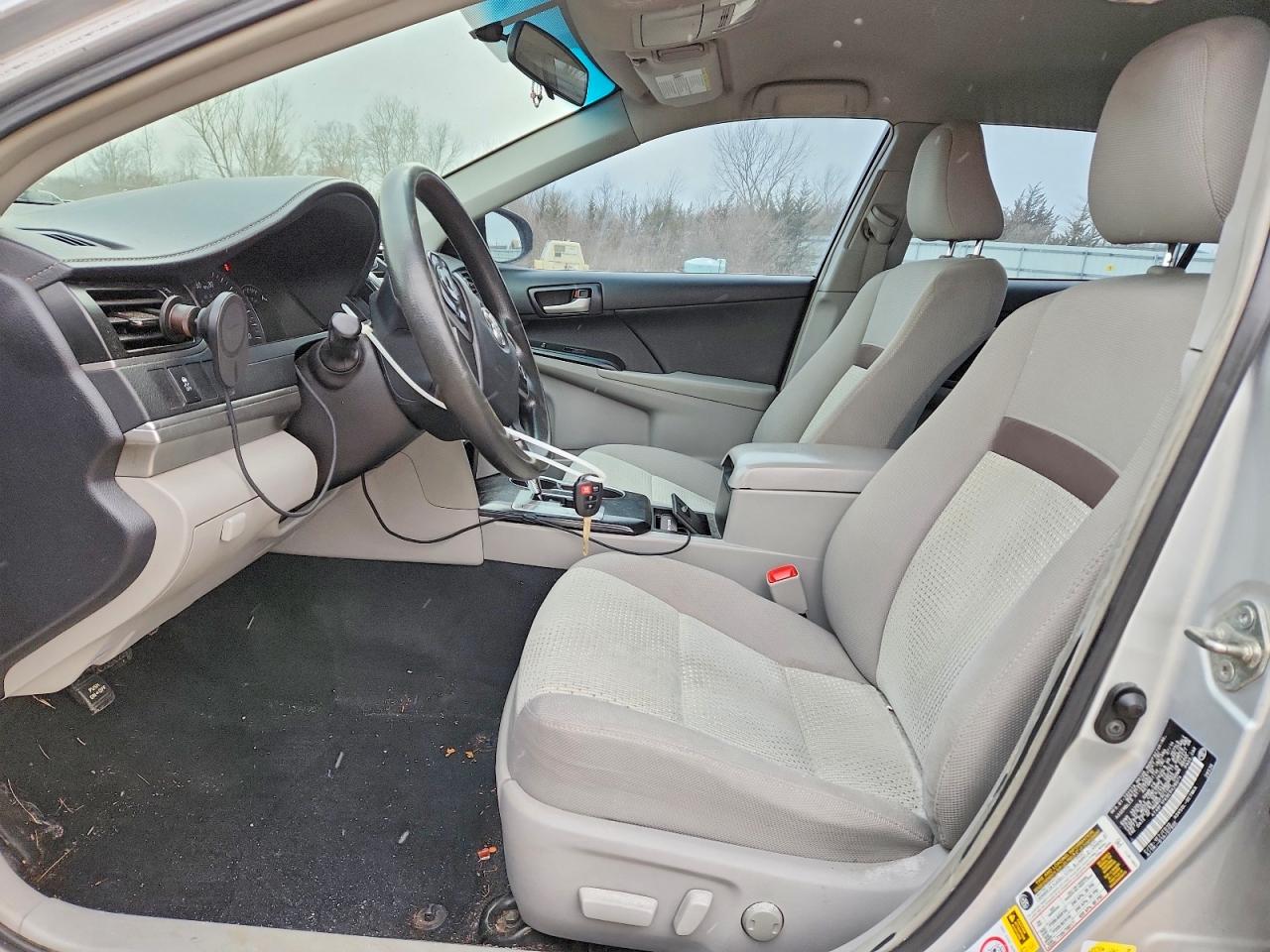 2014 TOYOTA CAMRY L photo 7