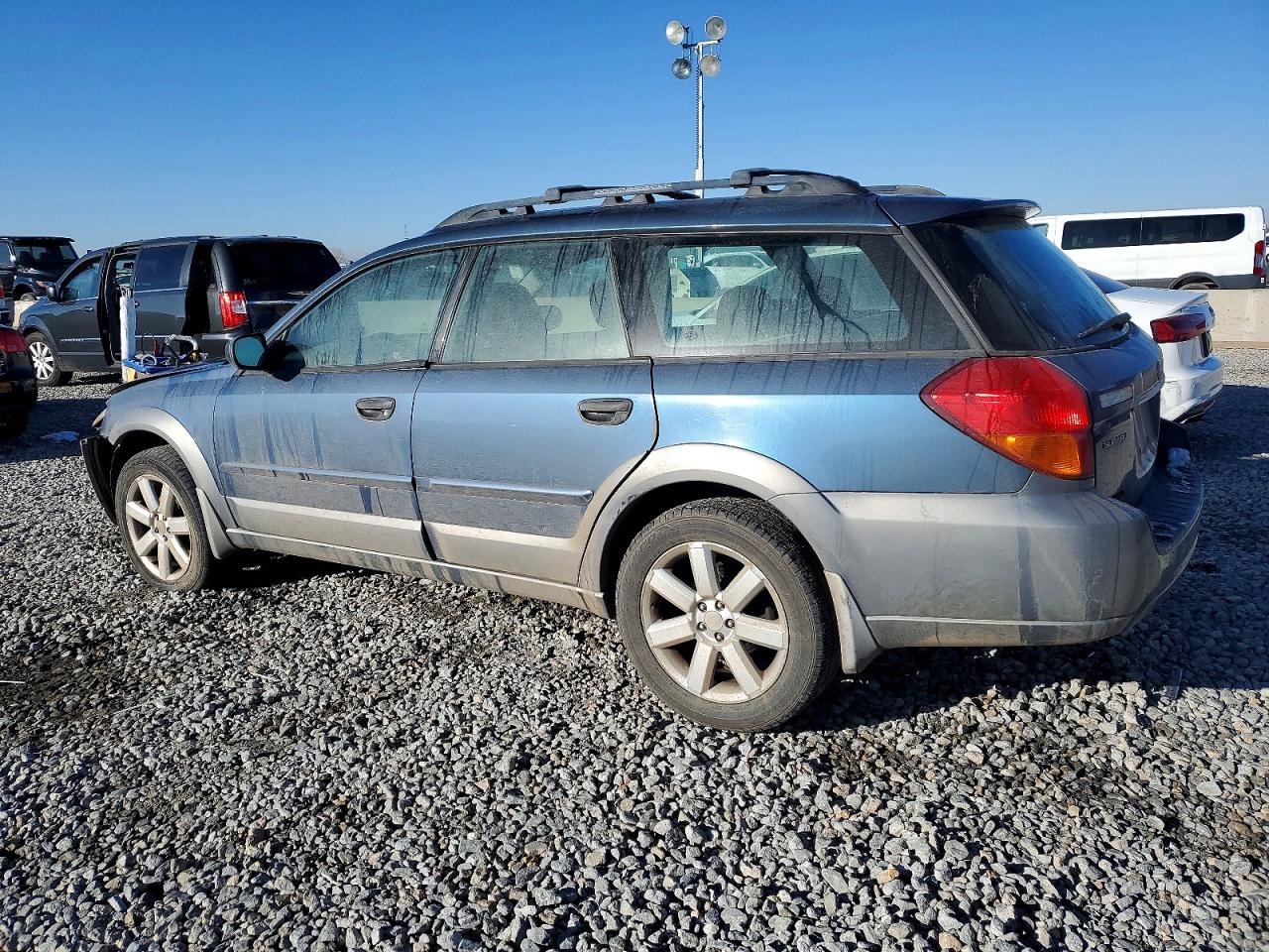 2006 SUBARU OUTBACK photo 2