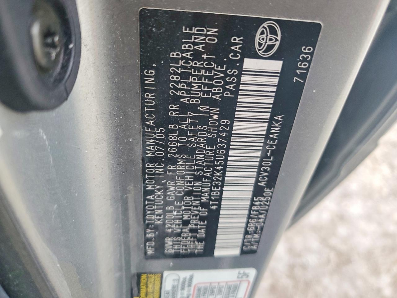 2005 TOYOTA CAMRY LE photo 12