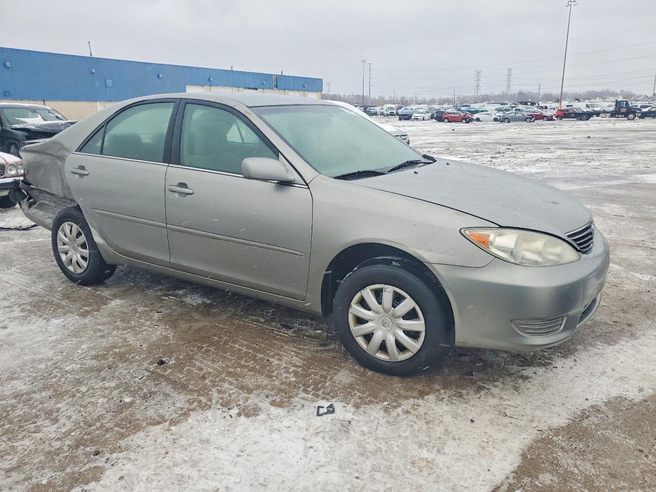 2005 TOYOTA CAMRY LE photo 4