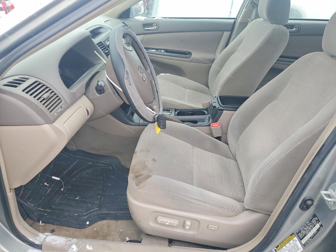 2005 TOYOTA CAMRY LE photo 7