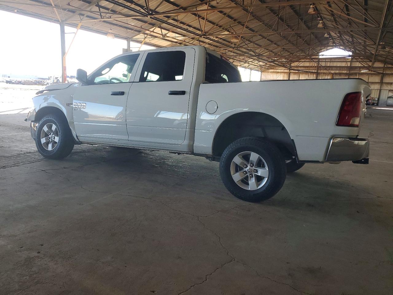 2022 RAM 1500 CLASSIC TRADESMAN photo 3