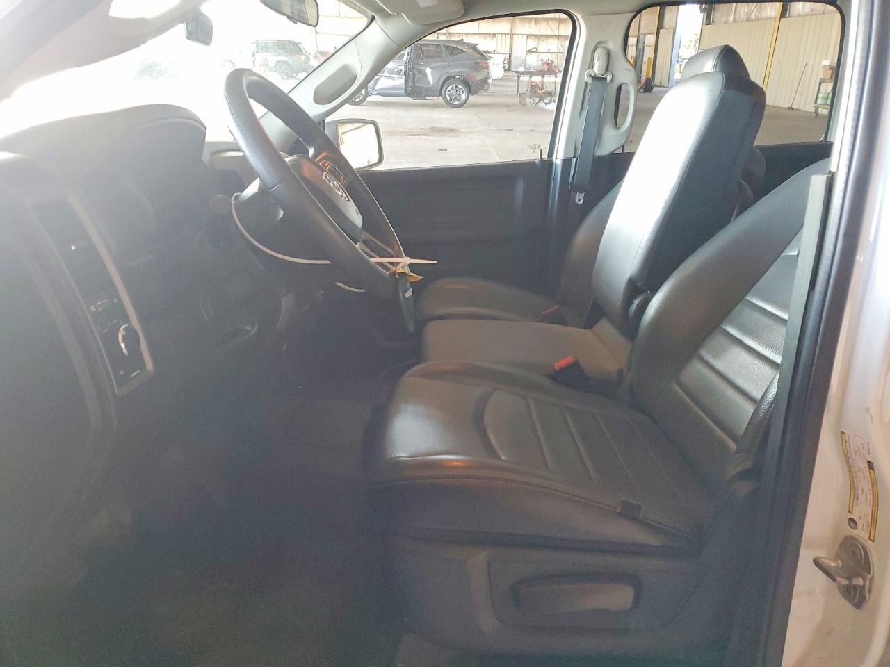 2022 RAM 1500 CLASSIC TRADESMAN photo 13