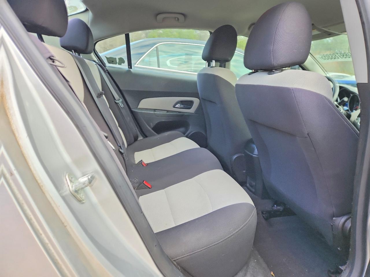 2013 CHEVROLET CRUZE LS photo 10