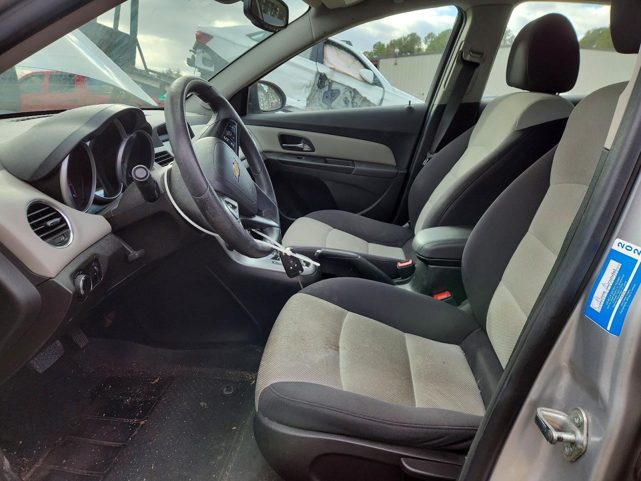2013 CHEVROLET CRUZE LS photo 7