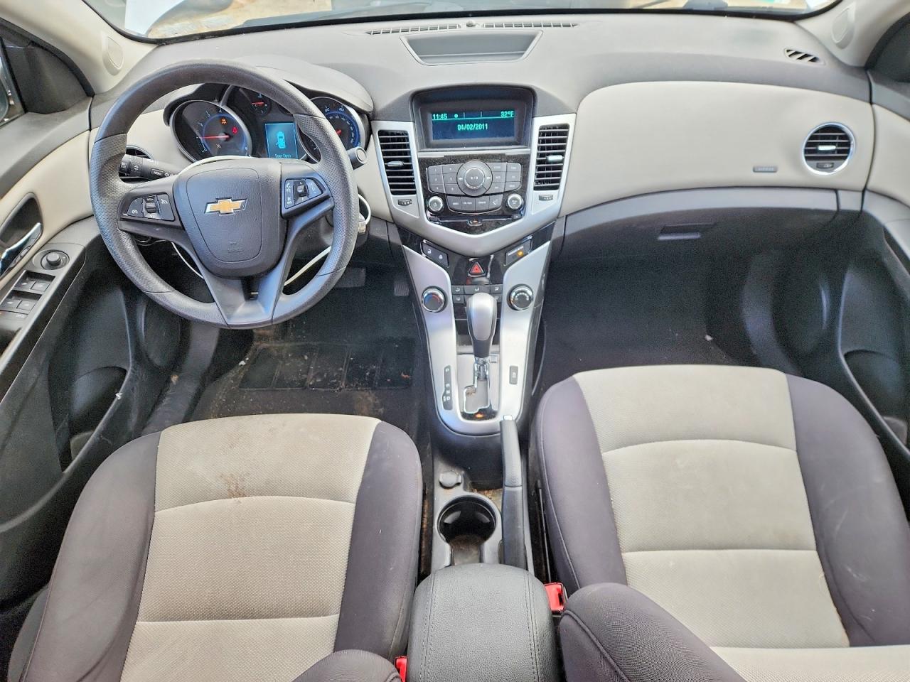 2013 CHEVROLET CRUZE LS photo 8