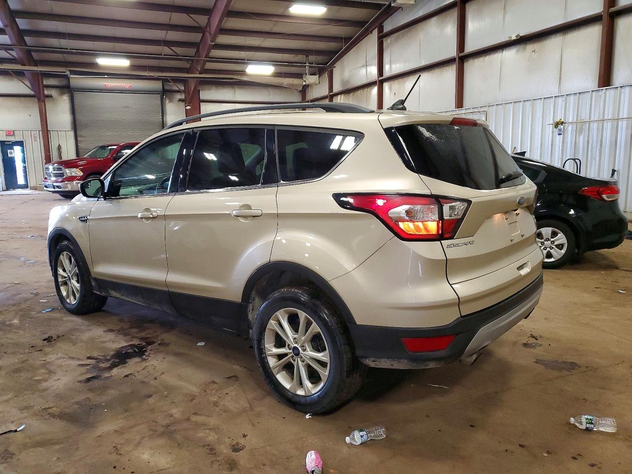 2018 FORD ESCAPE SEL photo 2