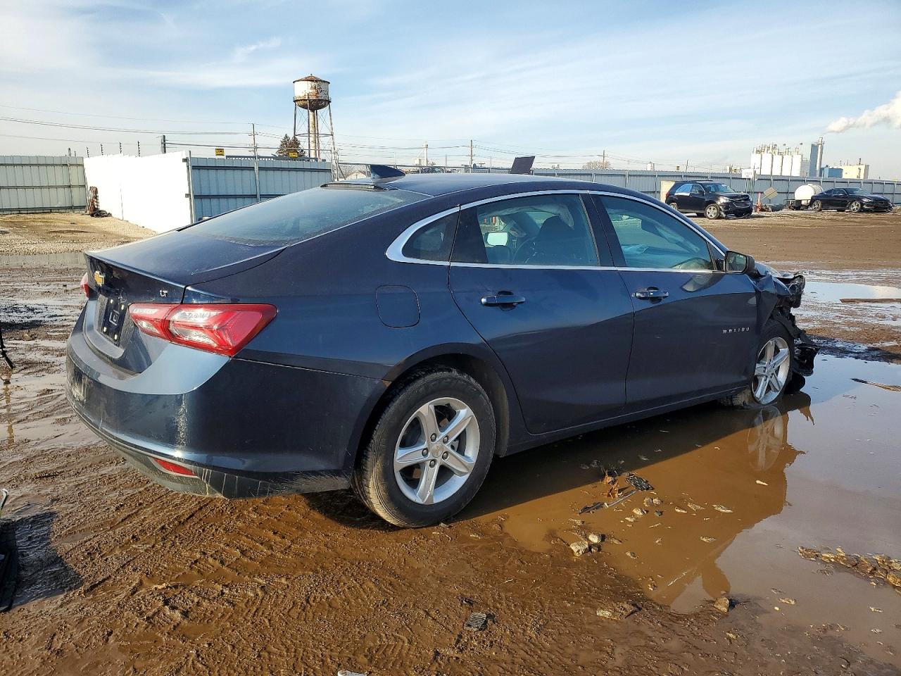 2022 CHEVROLET MALIBU LT photo 3