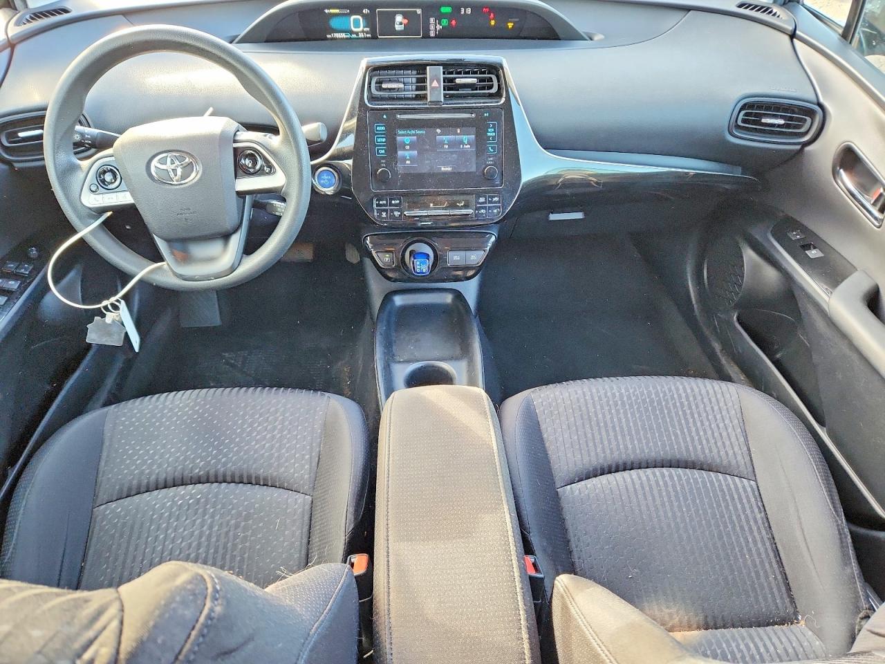 2016 TOYOTA PRIUS photo 8