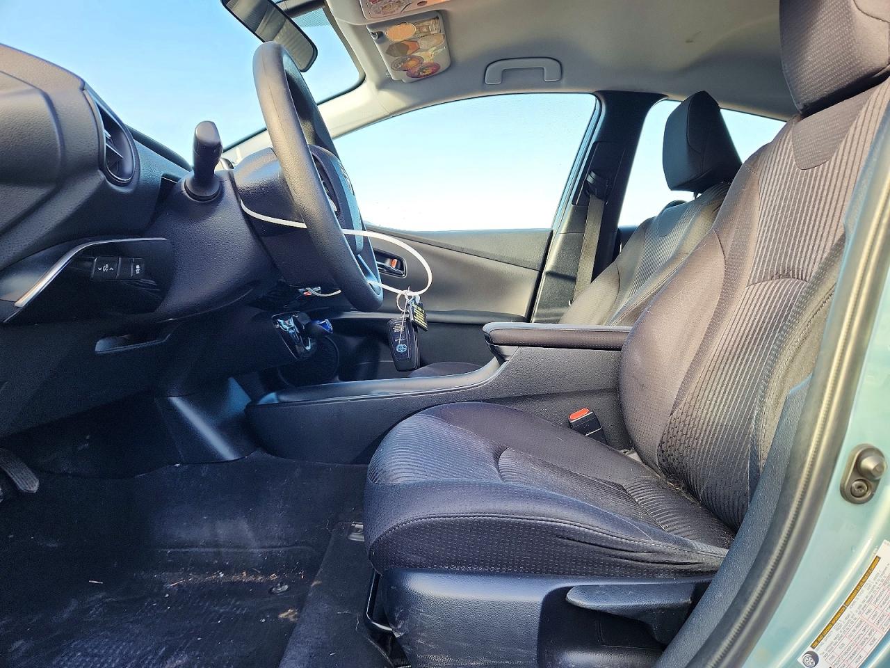2016 TOYOTA PRIUS photo 7