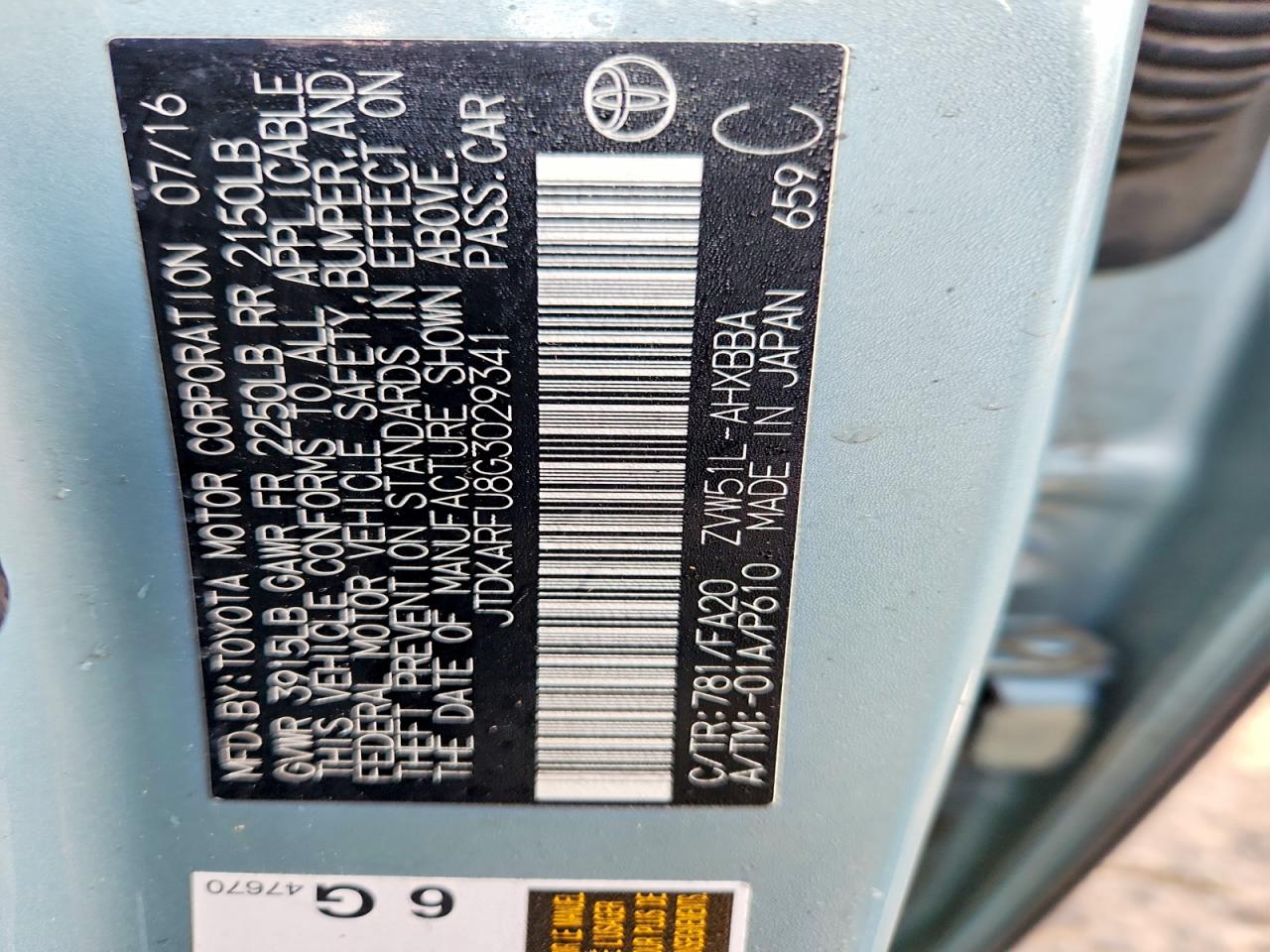 2016 TOYOTA PRIUS photo 12