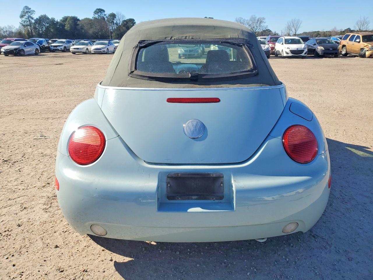 2004 VOLKSWAGEN NEW BEETLE GLS photo 11
