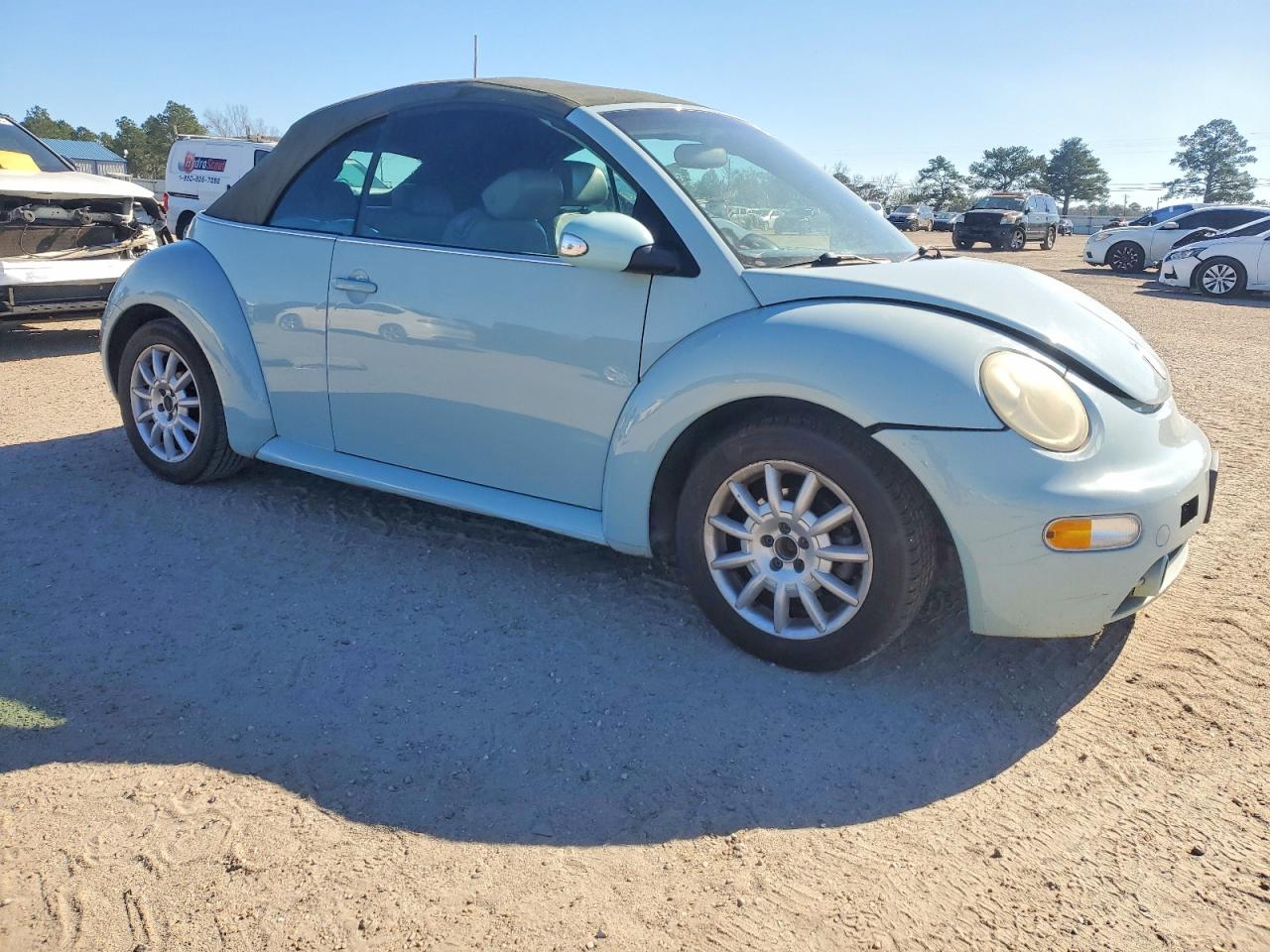 2004 VOLKSWAGEN NEW BEETLE GLS photo 7