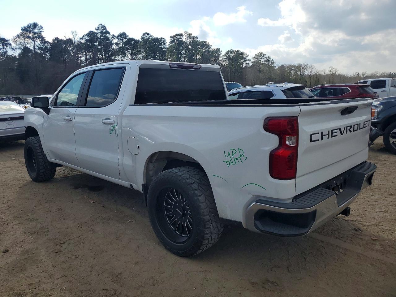 2020 CHEVROLET SILVERADO C1500 LT photo 2
