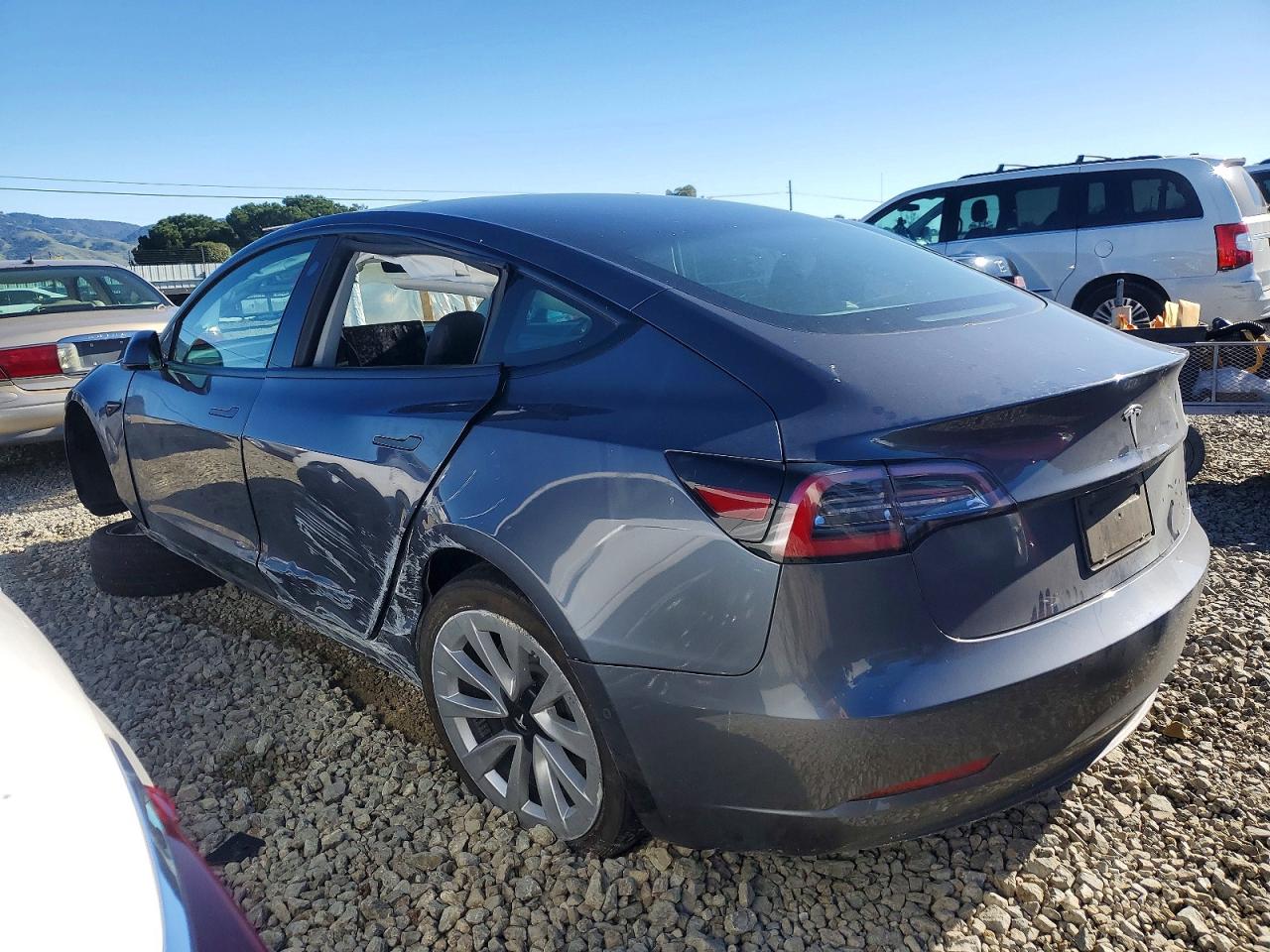2022 TESLA MODEL 3 photo 3