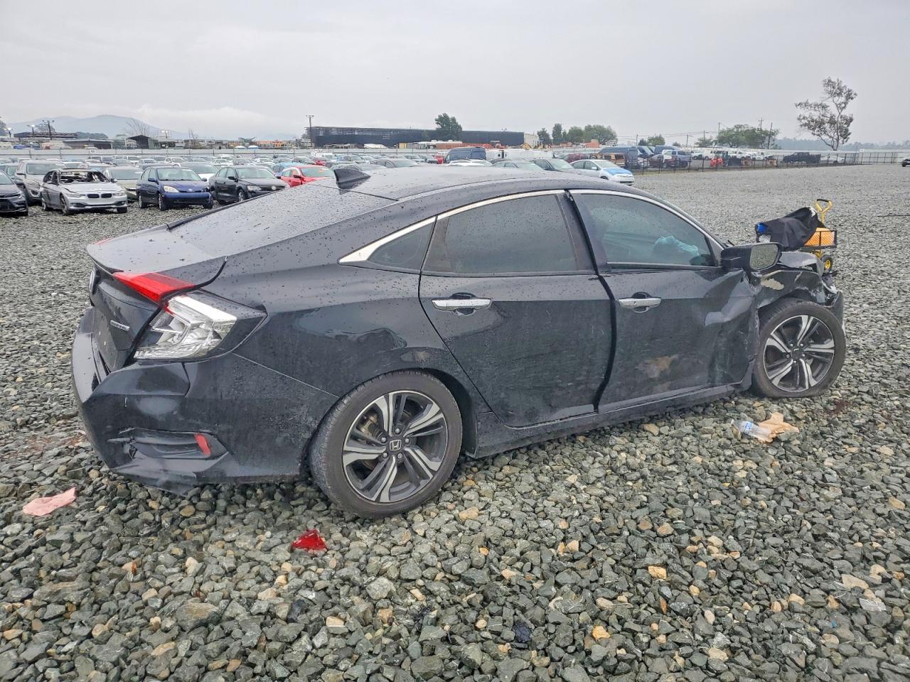 2017 HONDA CIVIC TOURING photo 3