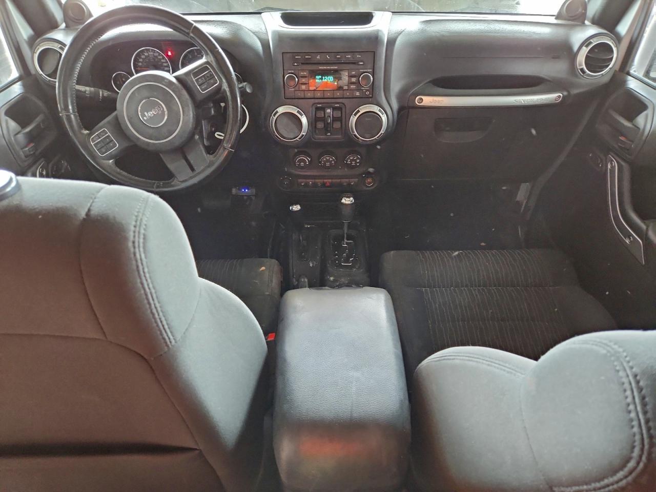 2012 JEEP WRANGLER UNLIMITED SAHARA photo 8