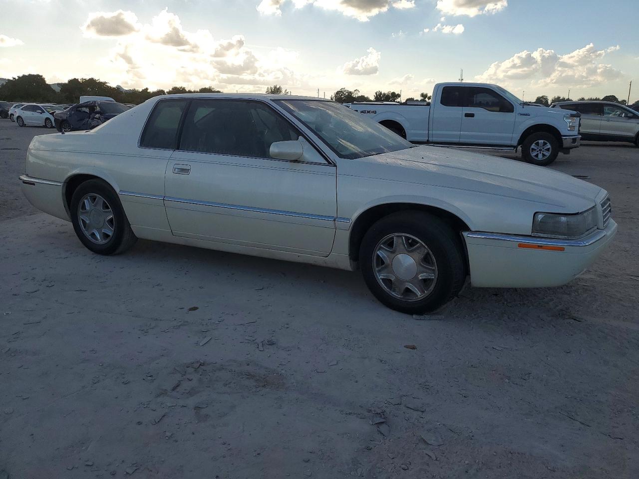 2001 CADILLAC ELDORADO ESC photo 4