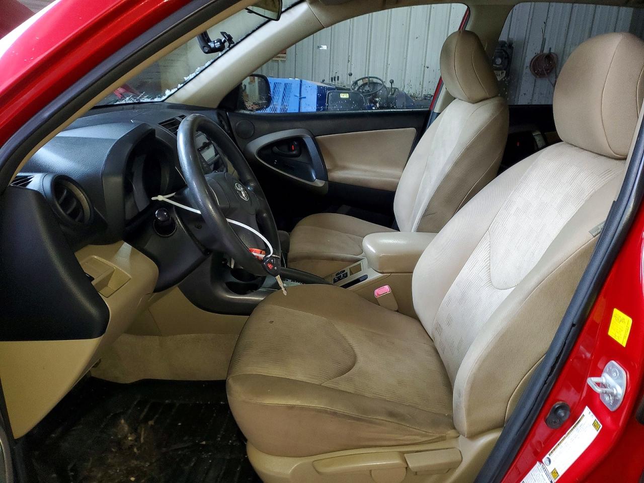 2011 TOYOTA RAV4 photo 13