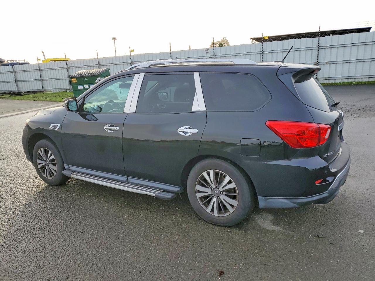 2017 NISSAN PATHFINDER S photo 2