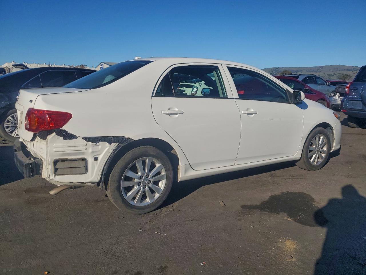 2010 TOYOTA COROLLA BASE photo 3