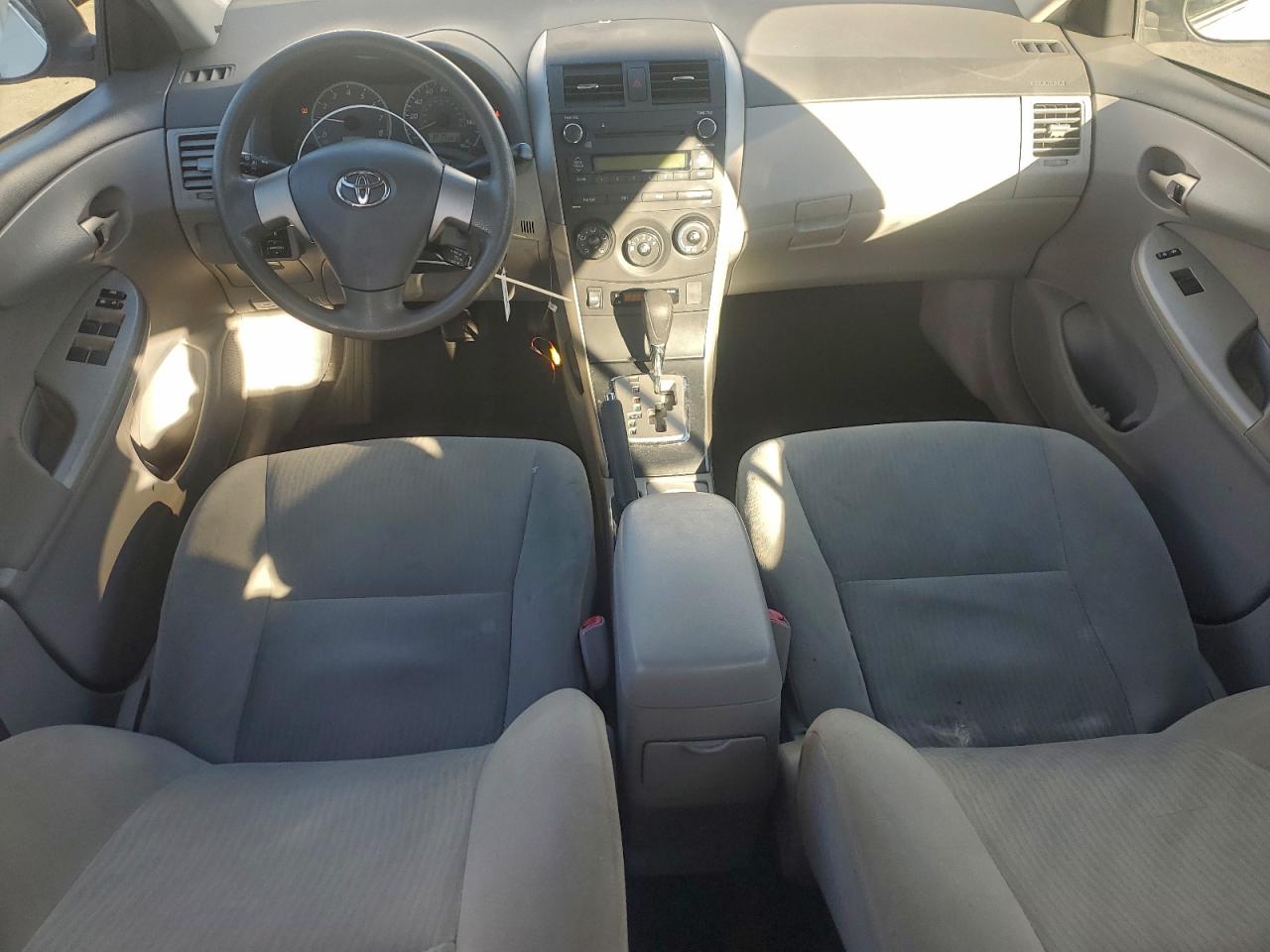 2010 TOYOTA COROLLA BASE photo 8