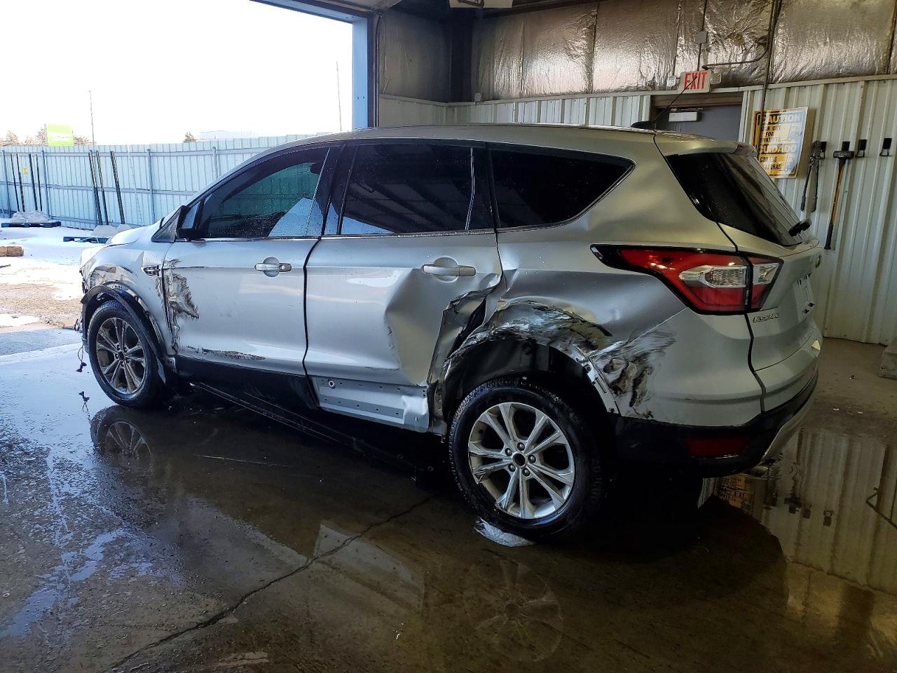 2017 FORD ESCAPE SE photo 2