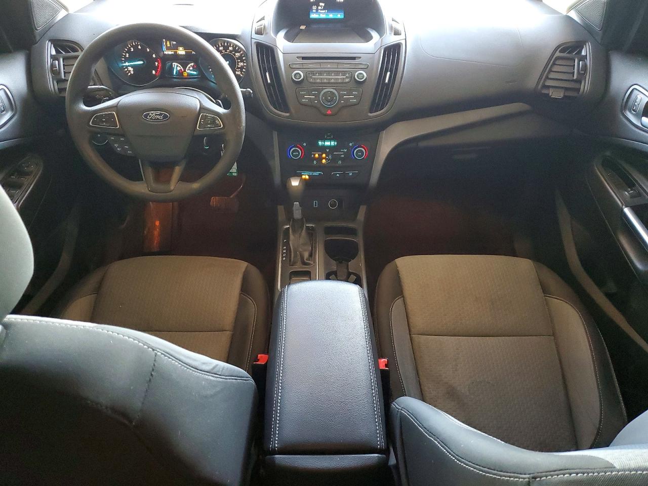 2017 FORD ESCAPE SE photo 8