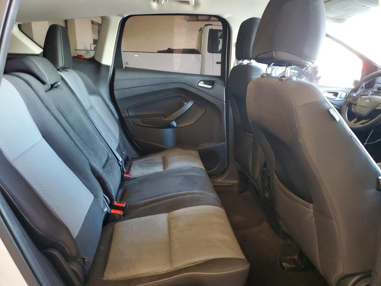 2017 FORD ESCAPE SE photo 11