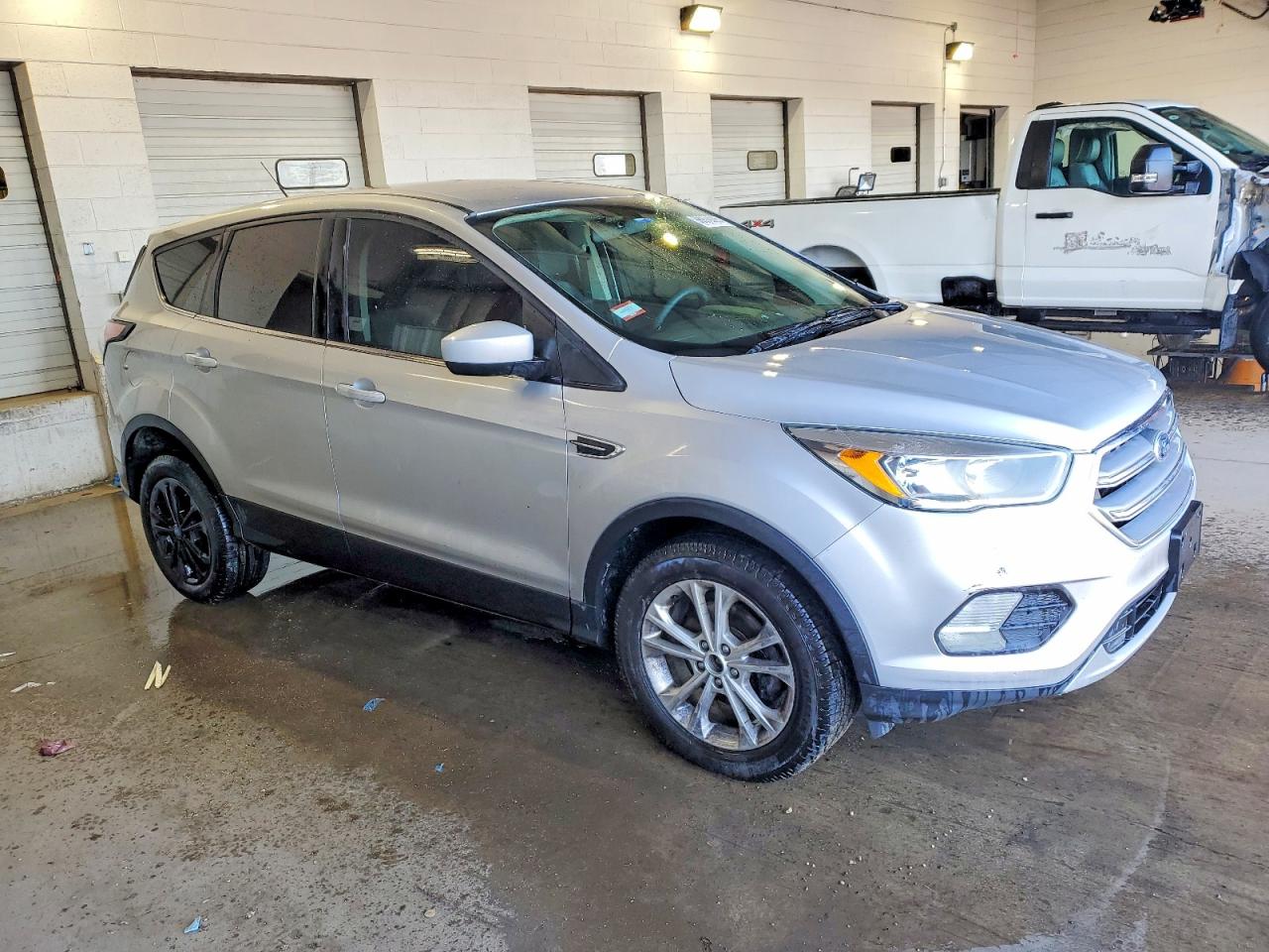 2017 FORD ESCAPE SE photo 4
