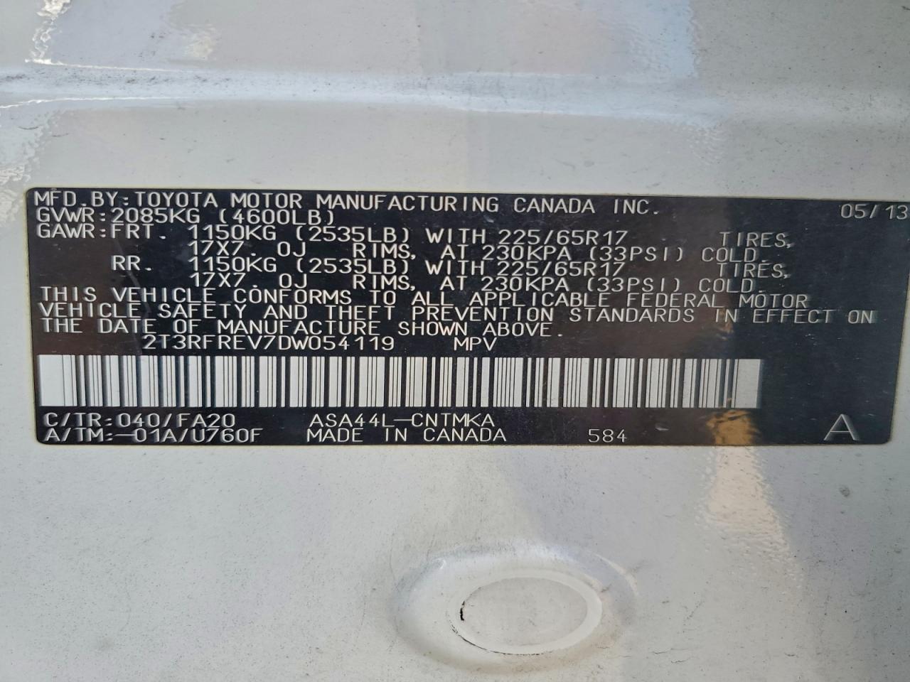 2013 TOYOTA RAV4 XLE photo 25